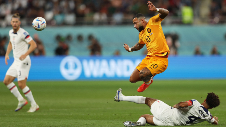 希腊边前卫关键传球，率队晋级欧国大赛半决赛()