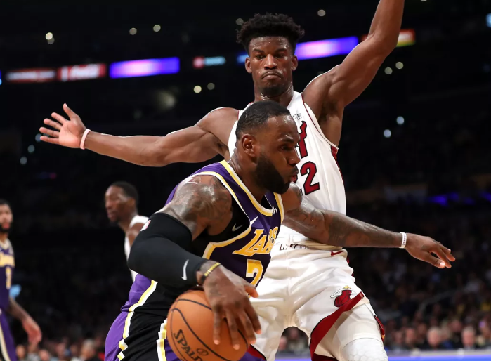 九游体育sports-东部决赛谁将晋级总决赛？球迷猜测热火之战如何()