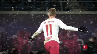 多特蒙德新援表现出色，球迷期待他在接下来的比赛中发挥()