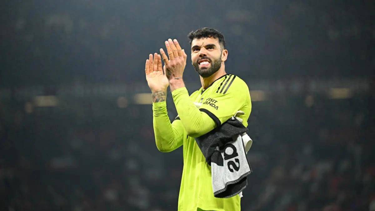 阿森纳门将表现抢眼，成为球队定海神针()