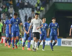 强强对话！两支豪强争夺胜利的激烈战役()