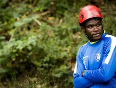 南特宣布与球员解约，转投其他俱乐部()