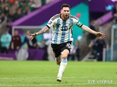 梅西连续入球队友携手取胜朝梦想前行()