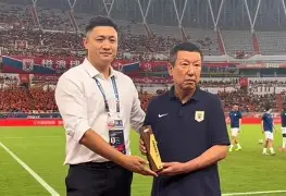 恒大连败积分榜下滑，卫冕难度加大()