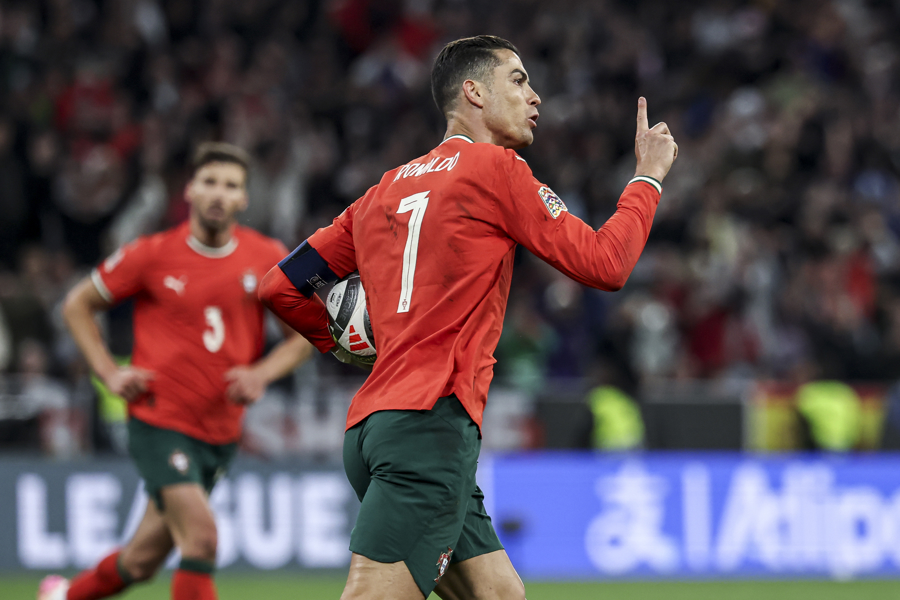 欧洲国家队士气高昂准备力争冠军()