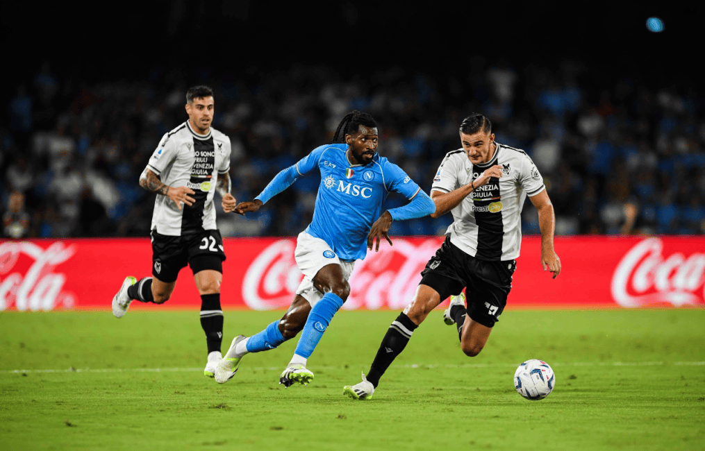 乌迪内斯在关键时刻崛起，杀入欧冠半决赛()