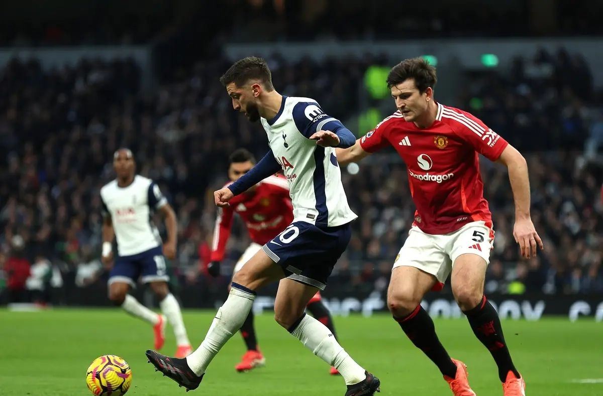 曼联客场击败费耶诺德，球迷欢呼雀跃(国米20费耶诺德)