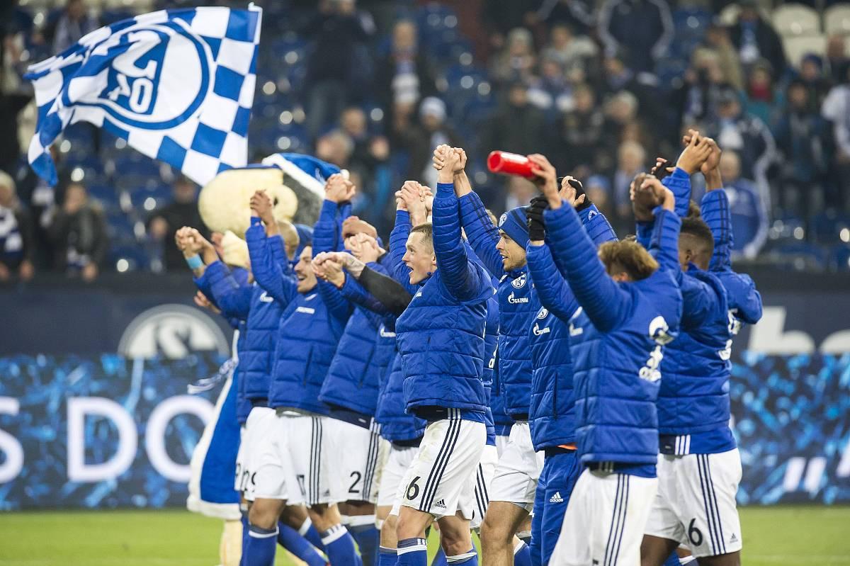 柏林赫塔克服困难，球队士气回升()