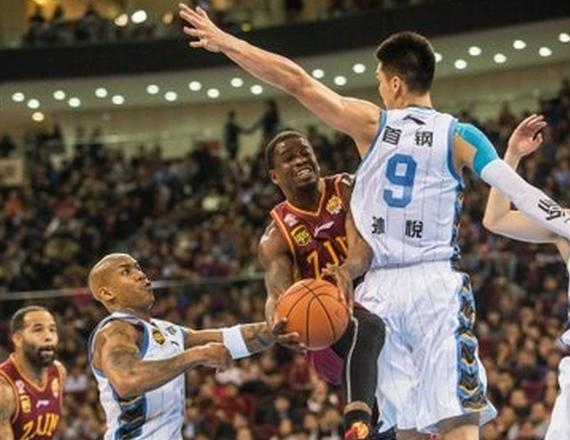 北京队主场迎战上海，外援组合或成取胜关键()