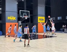 战术变换巧妙，球队扭转乾坤赢得宝贵三分()