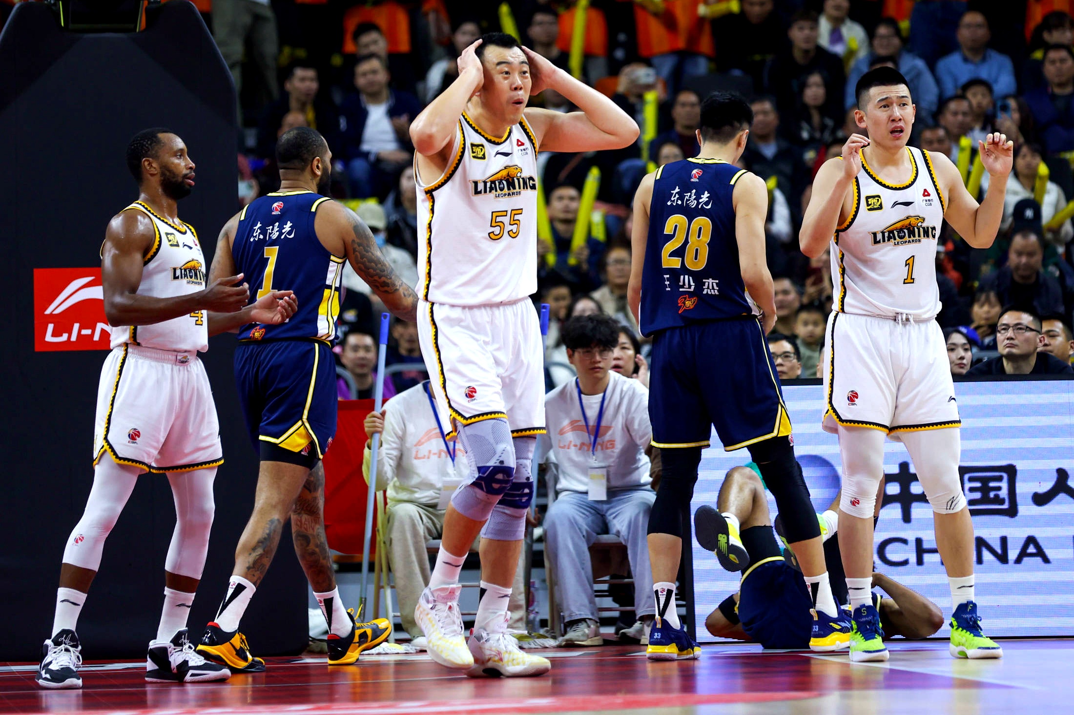 球场风云！NBA比赛中球队实力较量()