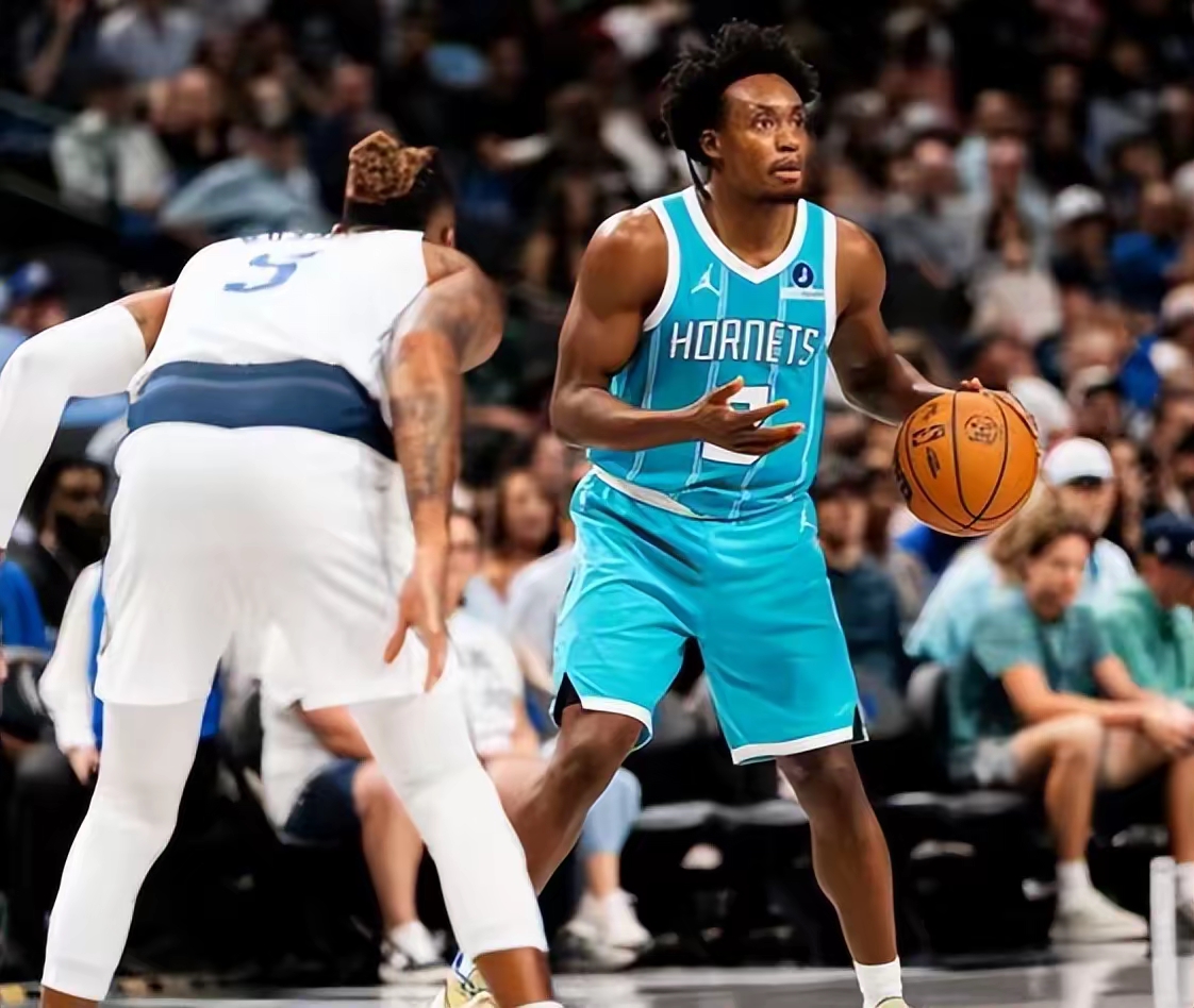 小牛队将签下前灰熊队球员安德森()