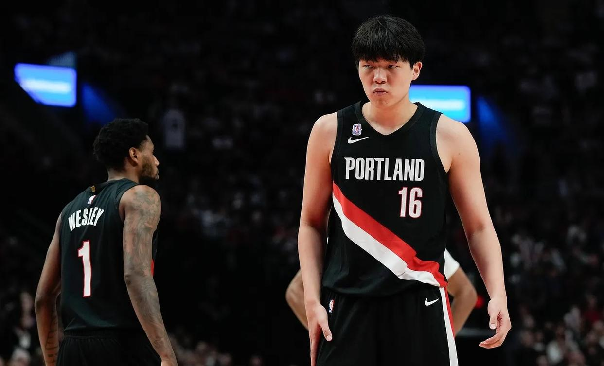 开拓者年轻球员崭露头角，或将成为未来之星()