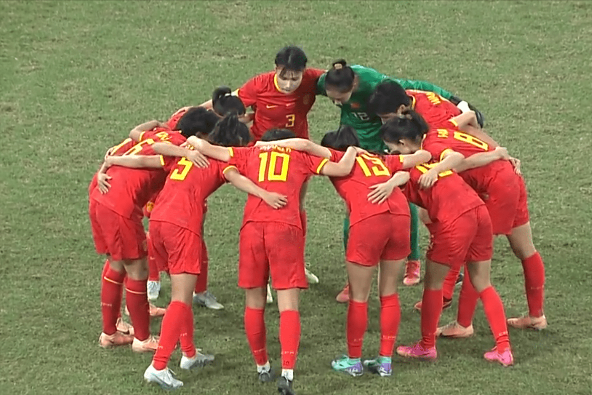 冰岛女足战平韩国，斩获宝贵一分()