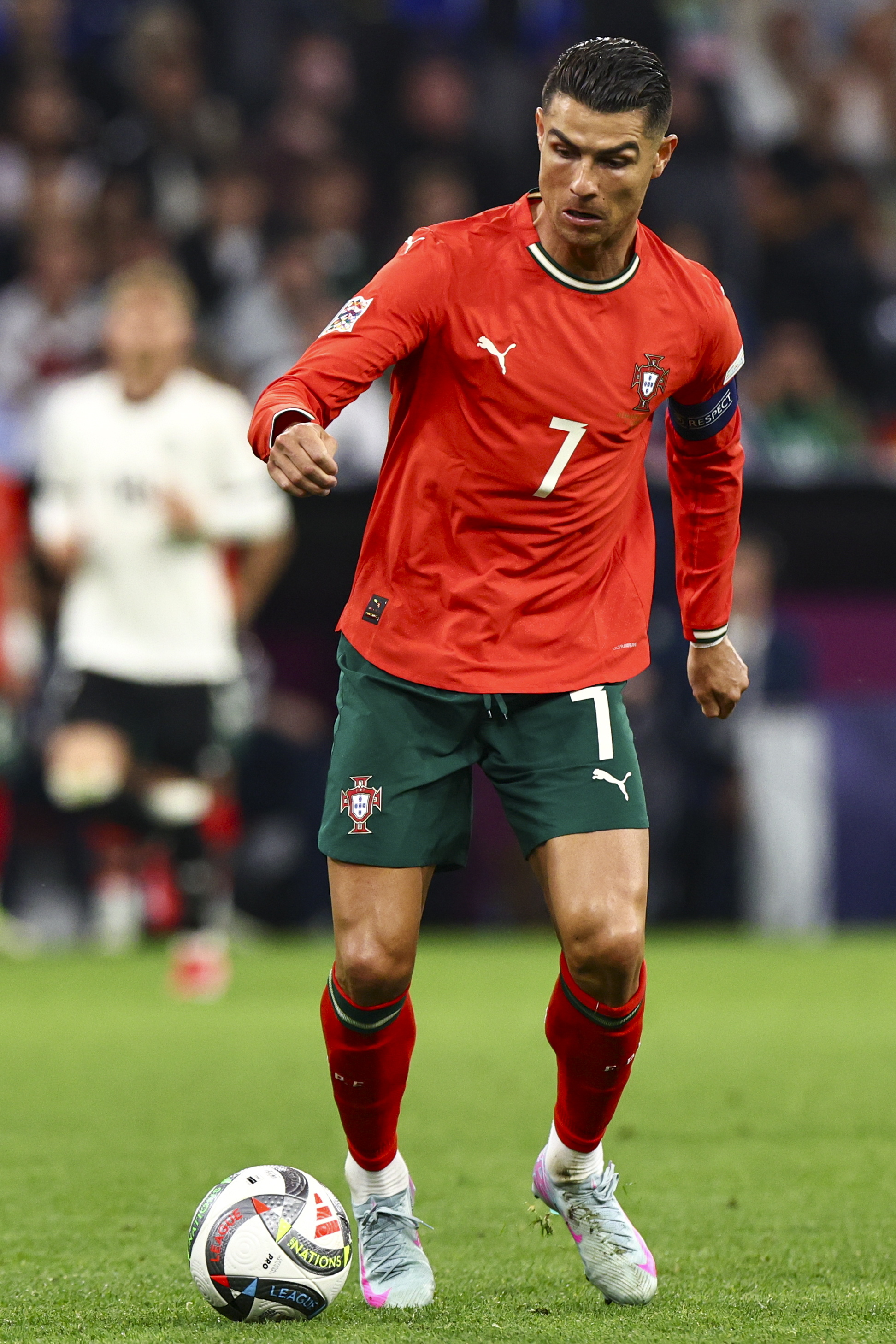 葡萄牙勇士舍命晋级，闯入欧冠半决赛()