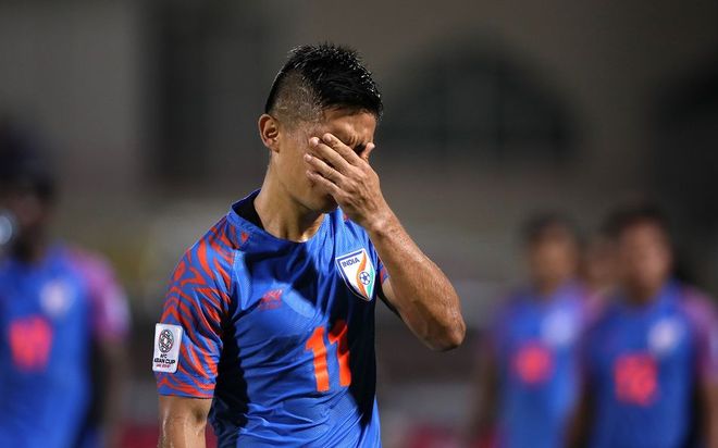 法国杯比赛中惊人的勺子点球引发门将愤怒