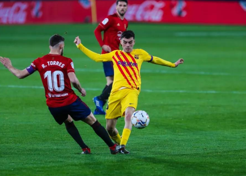 奥萨苏纳意外击败巴塞罗那，引发球迷热议()