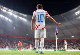 克罗地亚闷平俄罗斯，暂时领先积分榜()