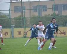 欧洲足联赛中一场完美比赛收官，球员表现出色()